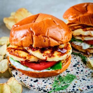 Halloumi Burger (V)